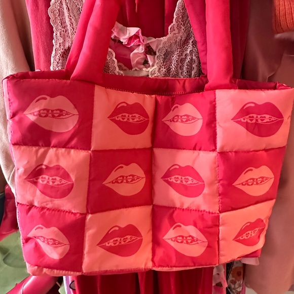 Handbags - Pink Checkered Lip Graphic Tote Bag